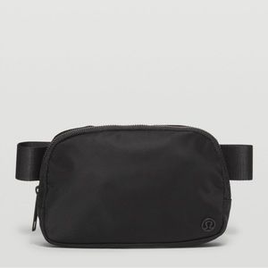 Lululemon everywhere belt bag black nwt